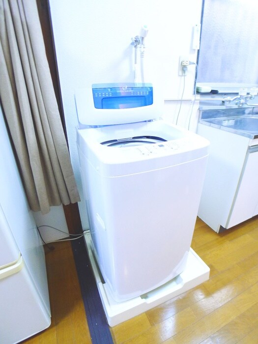 物件内観写真8　(洗濯機置場)