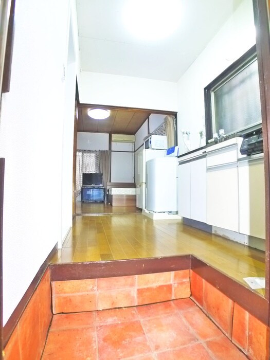 物件内観写真11　(玄関)