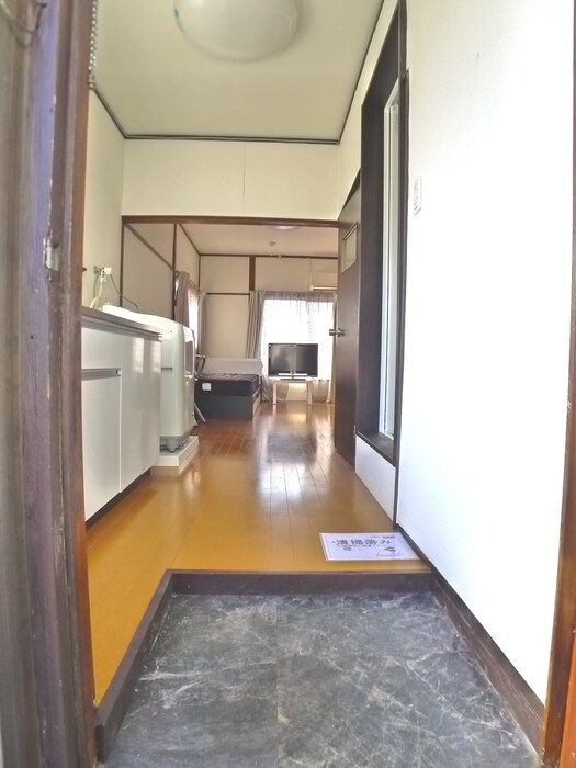 物件内観写真16　(玄関)