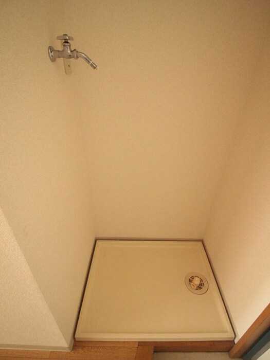 物件内観写真14　(洗濯機置場)