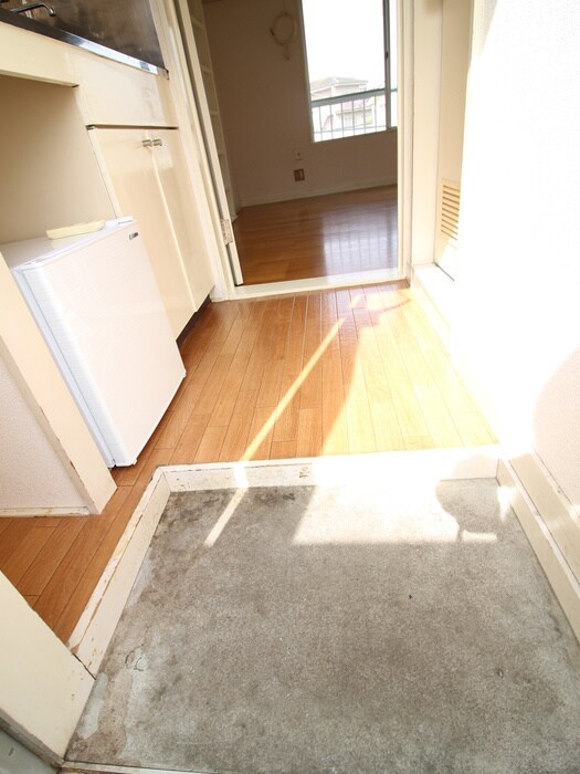 物件内観写真16　(玄関)