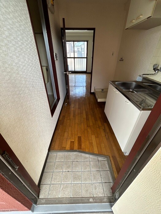 物件内観写真11　(玄関)