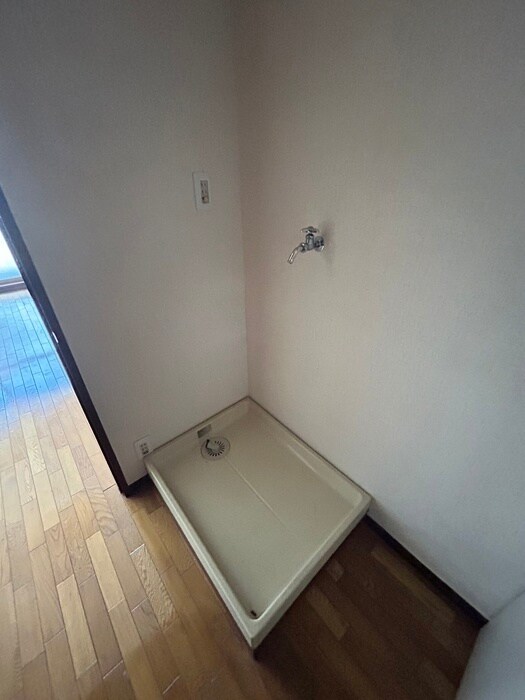 物件内観写真12　(洗濯機置場)