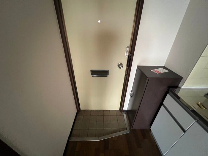 物件内観写真17　(玄関)