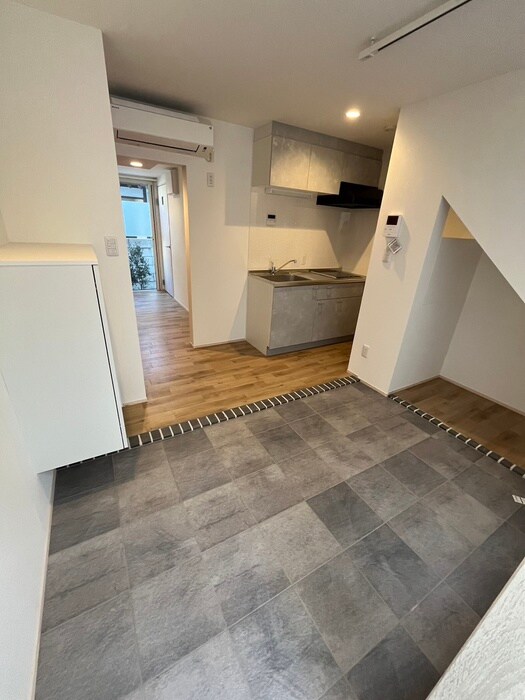 物件内観写真14　(玄関)