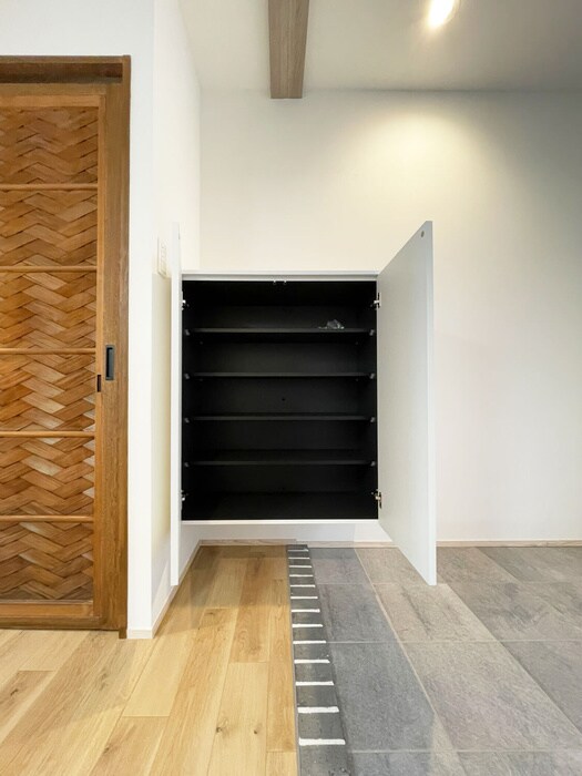 物件内観写真17　(靴箱)