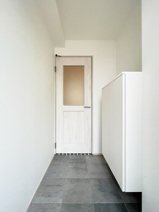 物件内観写真18　(玄関)