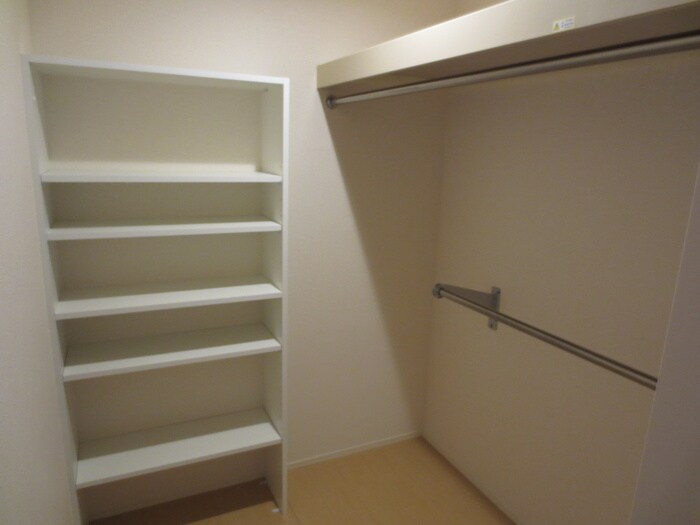 物件内観写真8　(収納)