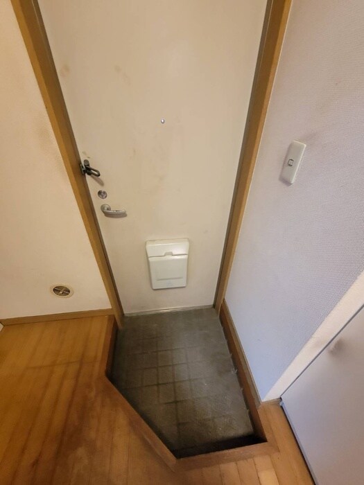 物件内観写真12　(玄関)