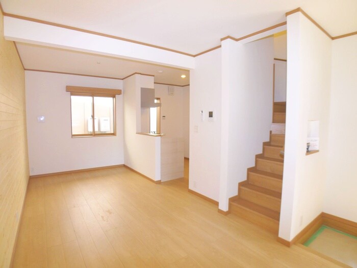 物件内観写真9　(室内からの展望)