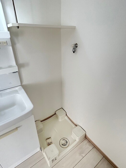 物件内観写真18　(洗濯機置場)