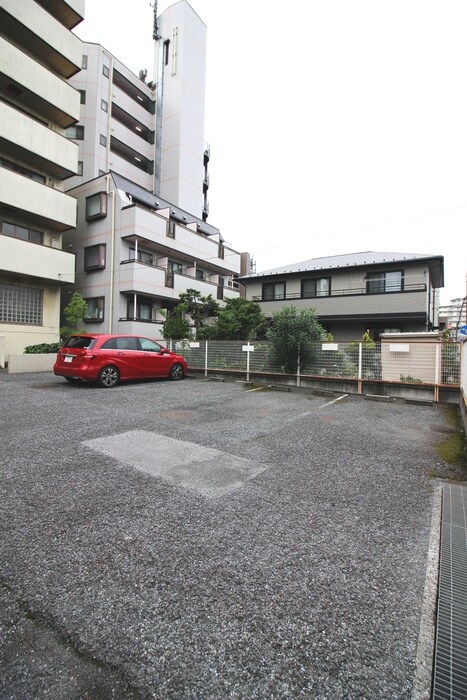 物件外観写真6　(駐車場)