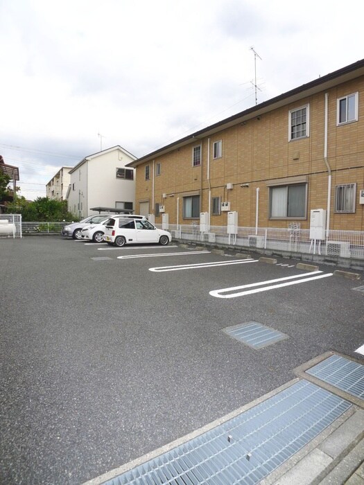 物件外観写真2　(駐車場)