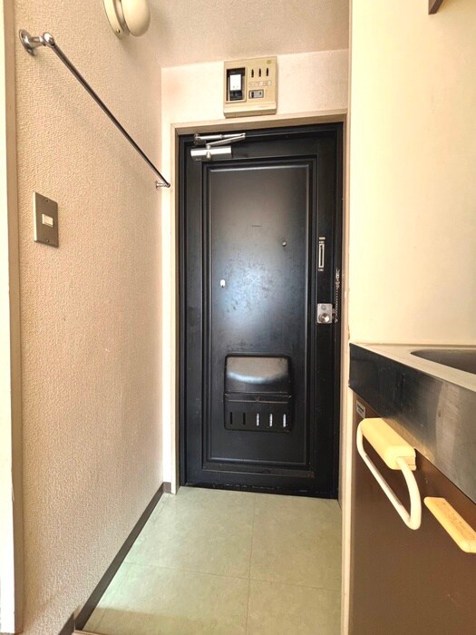 物件内観写真13　(玄関)