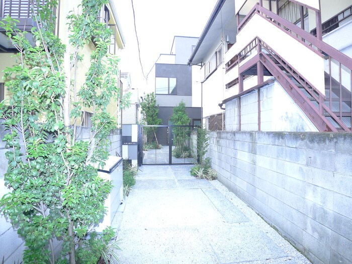 物件外観写真5　(エントランス部分)