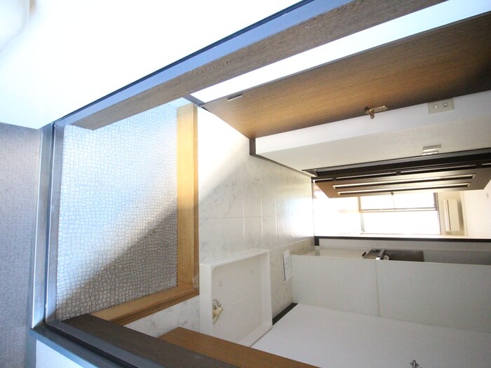 物件内観写真7　(玄関)