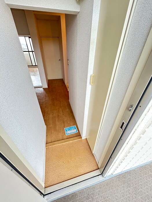 物件内観写真17　(玄関)