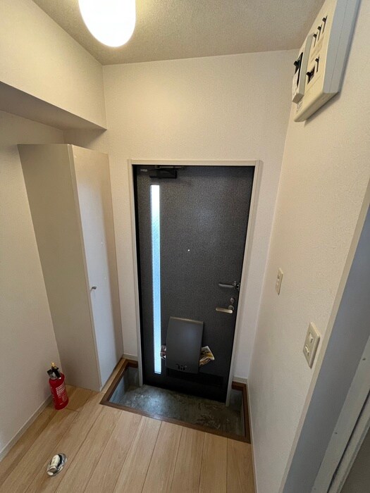 物件内観写真17　(玄関)