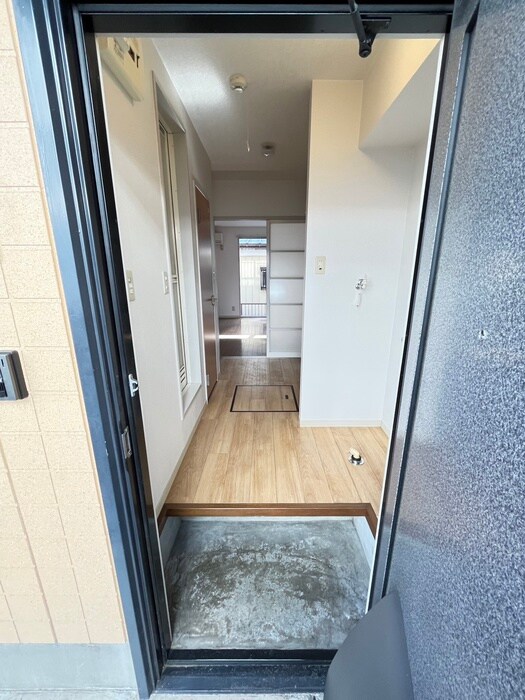 物件内観写真18　(玄関)