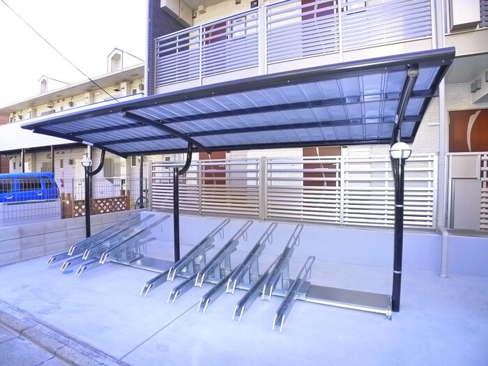 物件外観写真4　(駐輪場)