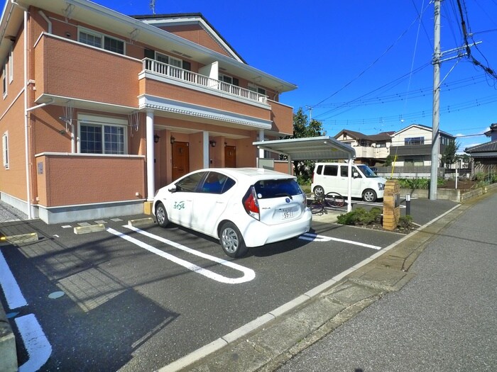 物件外観写真2　(駐車場)