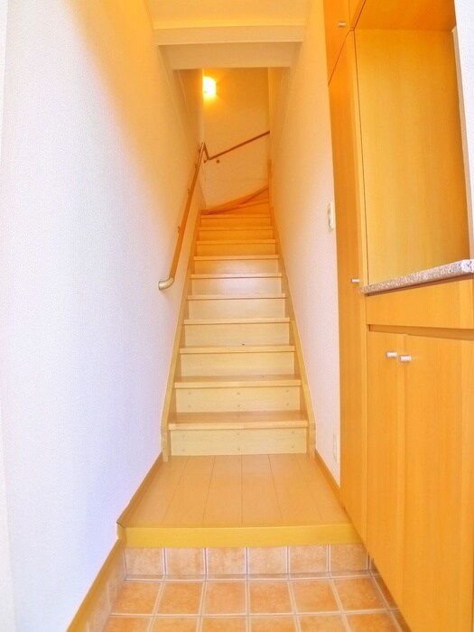 物件内観写真10　(玄関)