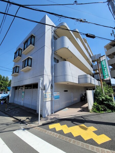 ホワイトシャトレ－外観写真