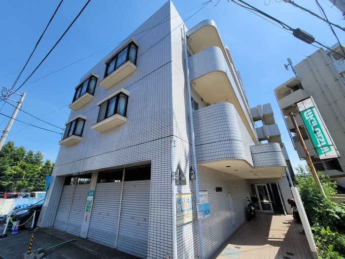 物件外観写真4　(エントランス部分)