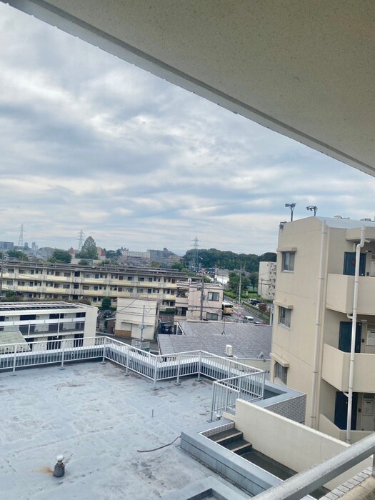 物件内観写真17　(室内からの展望)