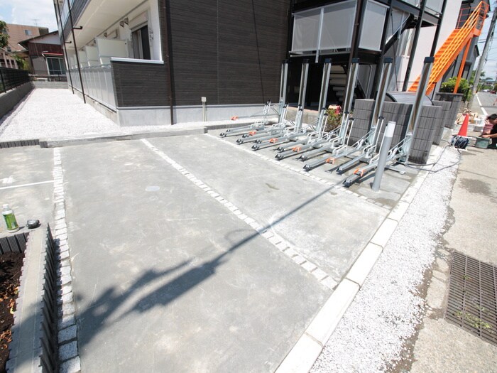 物件外観写真2　(駐輪場)