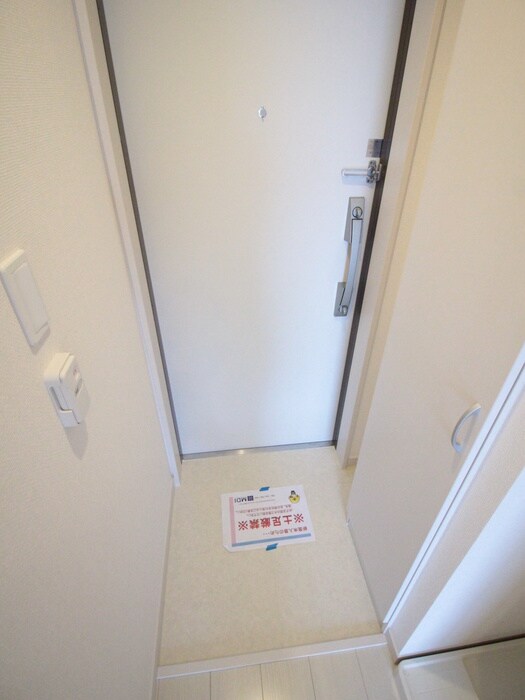 物件内観写真15　(玄関)