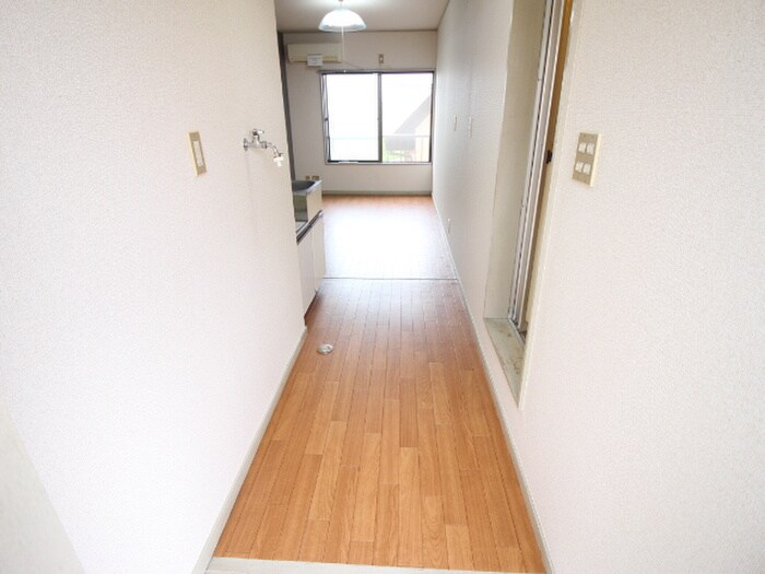 物件内観写真7　(廊下)