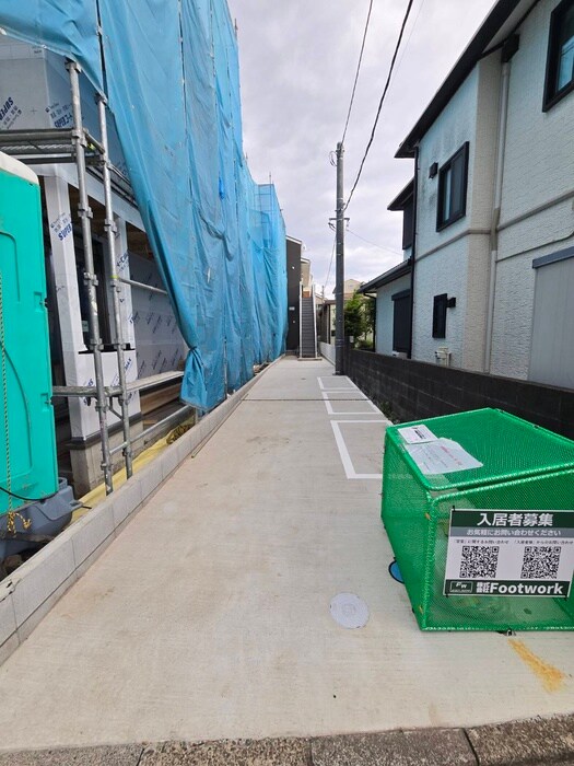 物件外観写真5　(エントランス部分)