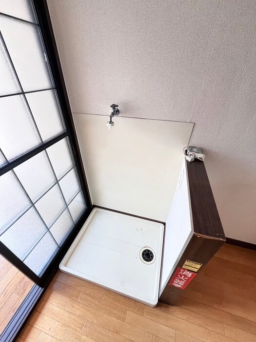 物件内観写真13　(洗濯機置場)