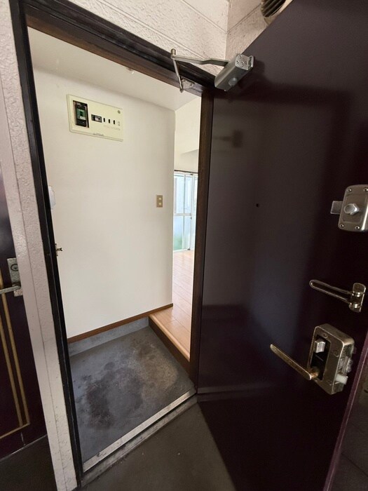 物件内観写真19　(玄関)