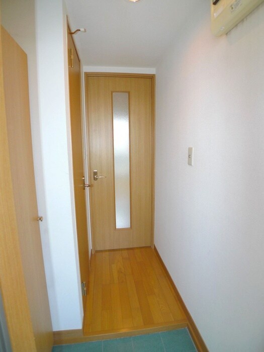 物件内観写真10　(玄関)