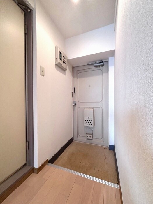 物件内観写真6　(玄関)