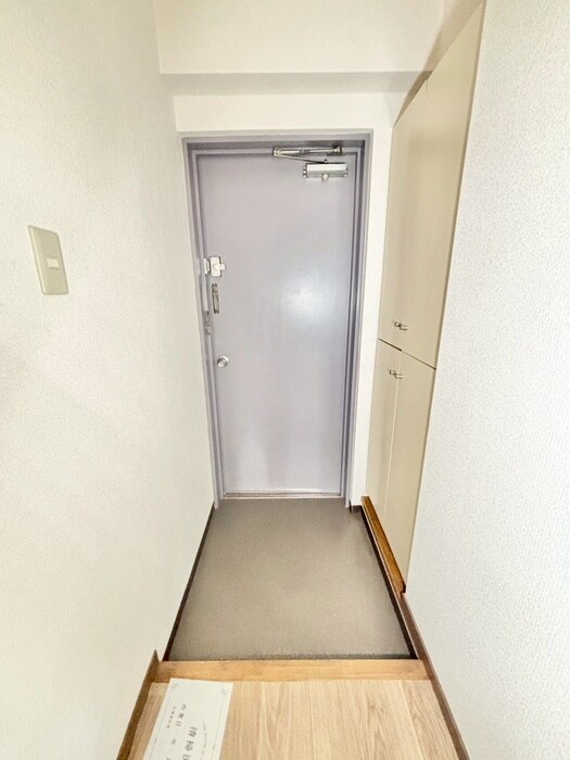 物件内観写真16　(玄関)