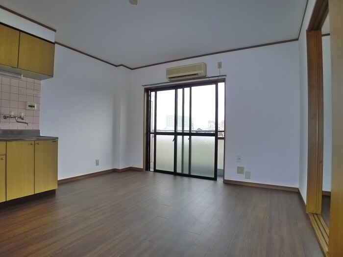 物件内観写真9　(居室)