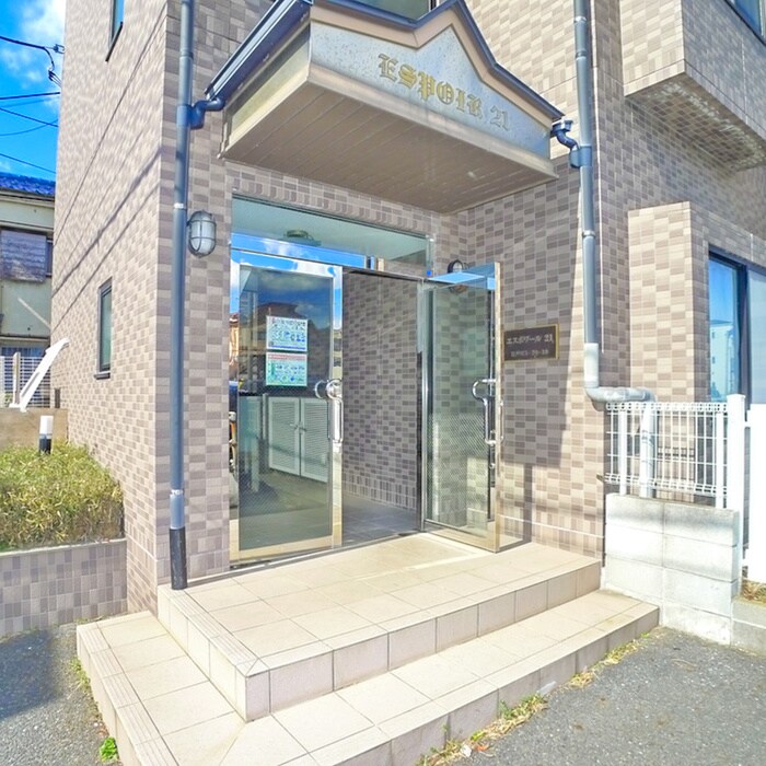 物件外観写真3　(エントランス部分)