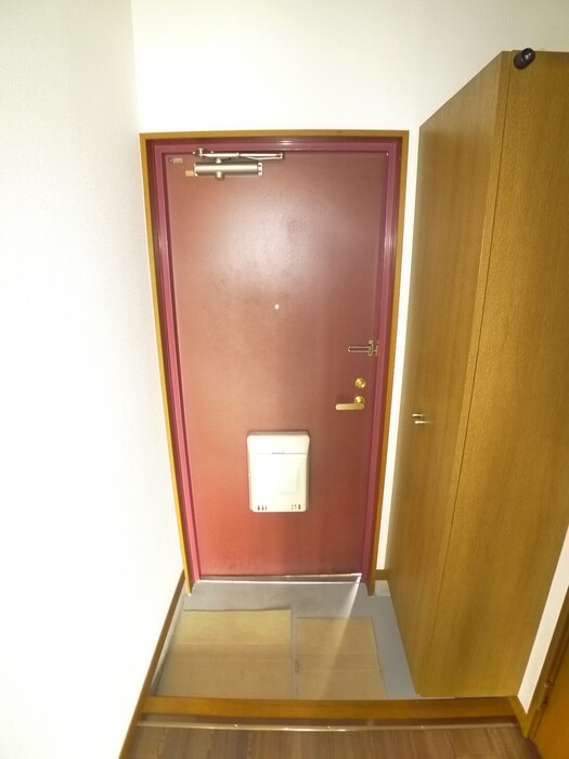 物件内観写真13　(玄関)