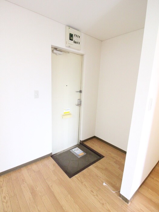 物件内観写真18　(玄関)