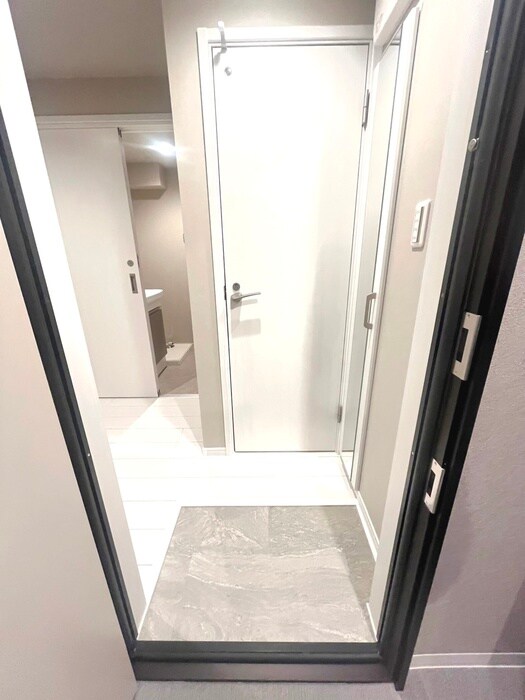 物件内観写真12　(玄関)
