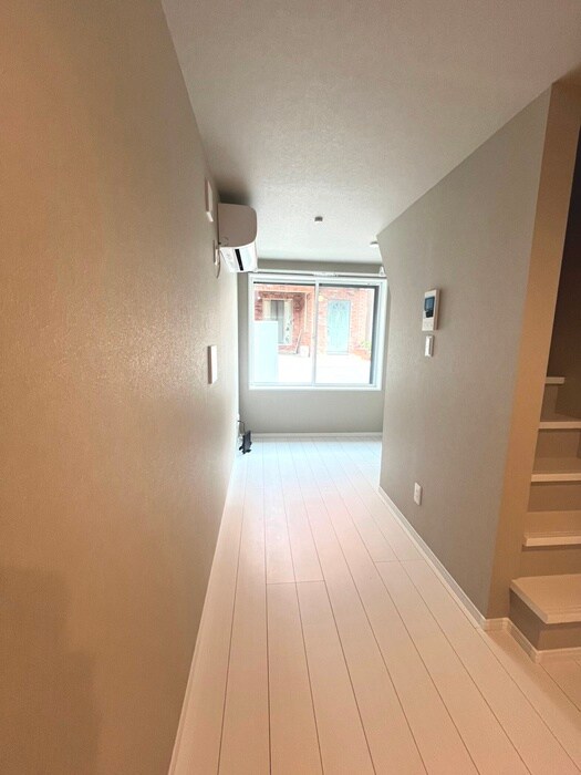 物件内観写真14　(廊下)