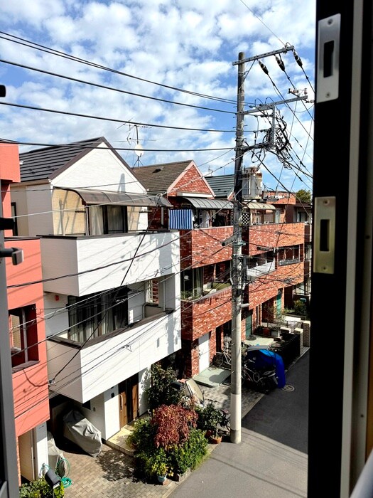 物件内観写真16　(室内からの展望)