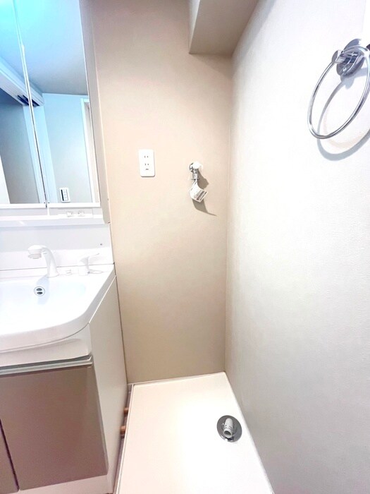 物件内観写真17　(洗濯機置場)