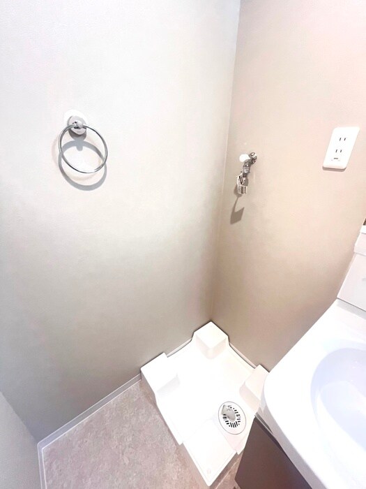 物件内観写真18　(洗濯機置場)