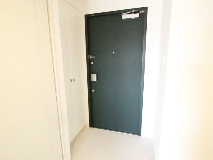 物件内観写真14　(玄関)