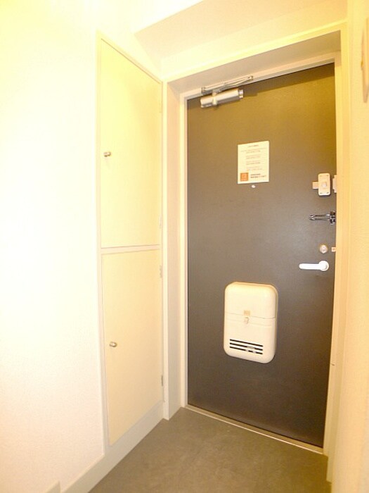 物件内観写真7　(玄関)