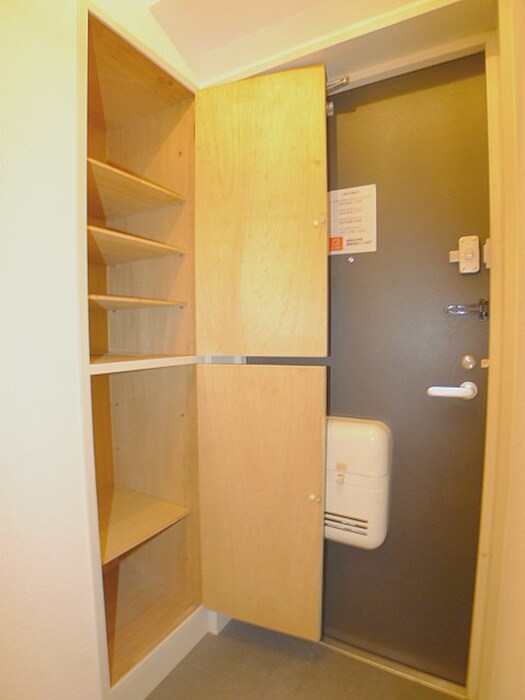 物件内観写真8　(靴箱)